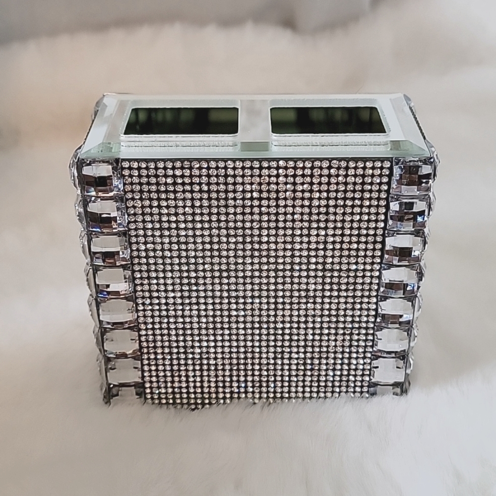 Bella Luxx Rhinestone Toothbrush Holder